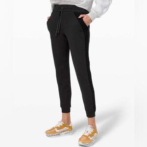 Lululemon Scuba Jogger *Sherpa Stripe*